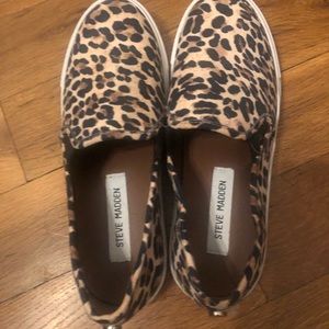 Steve Madden Slip on sneakers